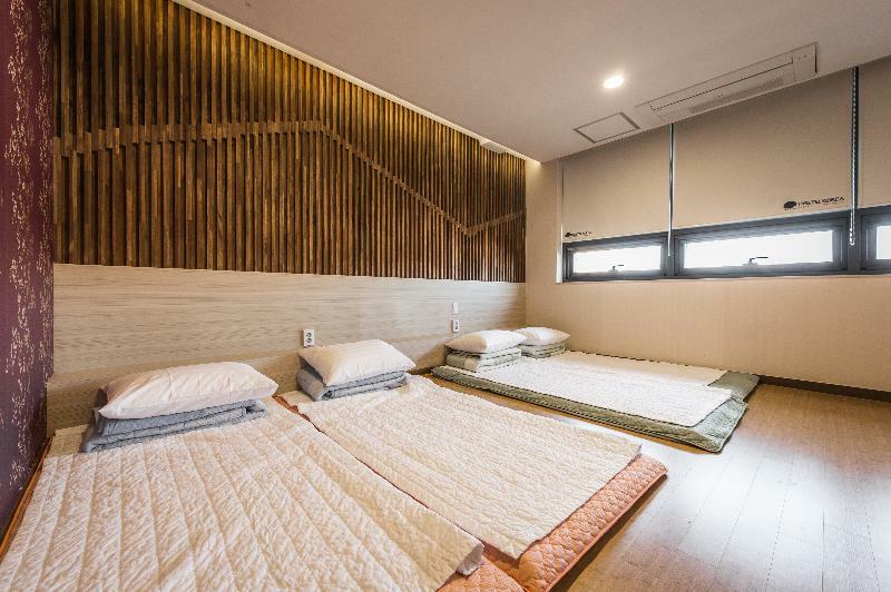 Korea - Changdeokgung Guest house Seoul
